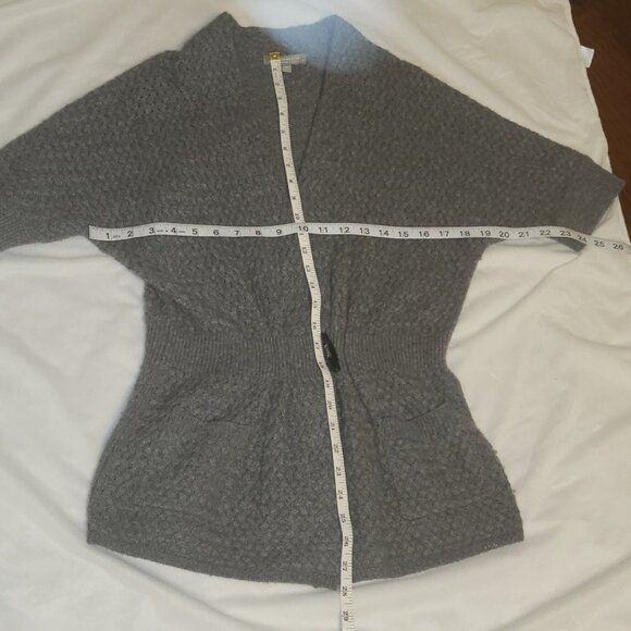 Neiman Marcus 100% Cashmere Sweater Short Sleeve Quiet Luxury Preppy Statement M - Picture 5 of 5